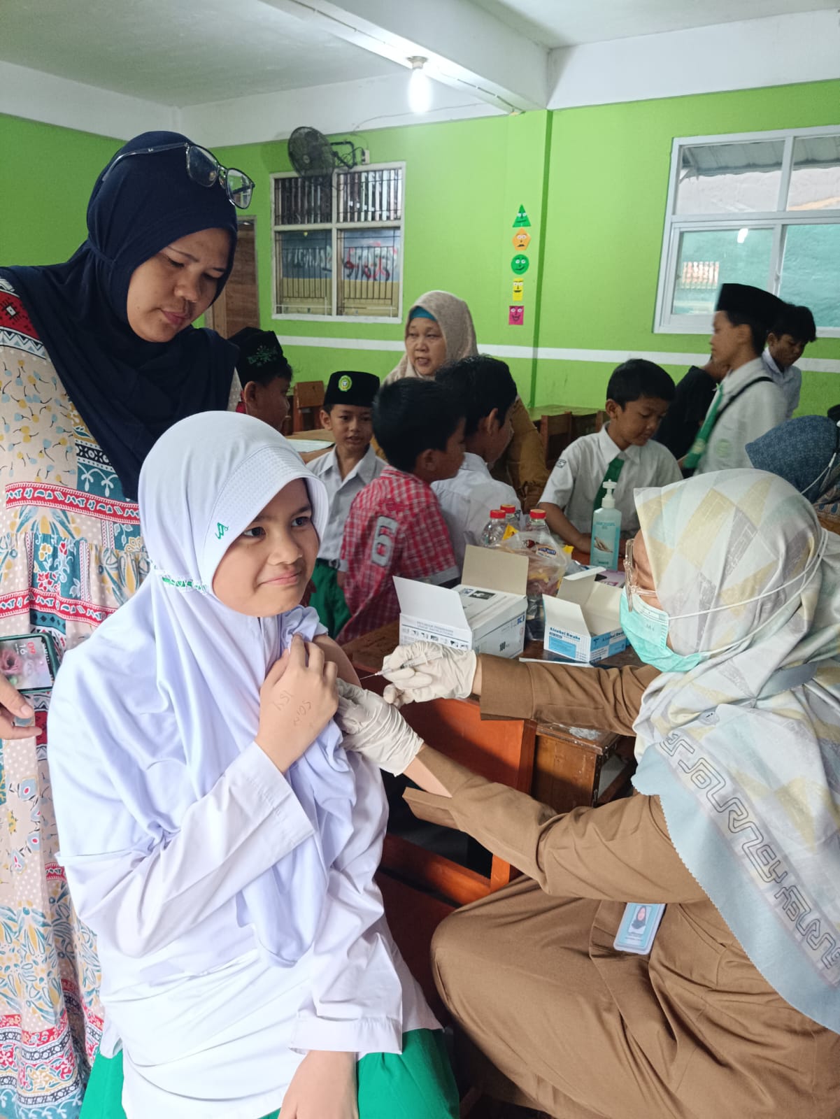 CEK KESEHATAN DAN IMUNISASI